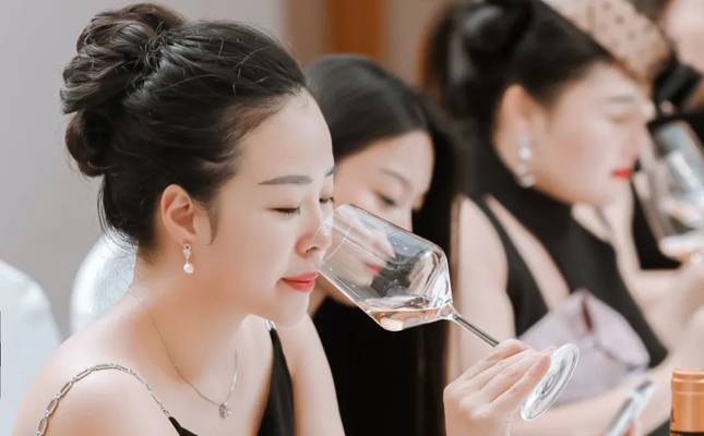 進(jìn)口紅酒一手貨源 進(jìn)口紅酒一手貨源